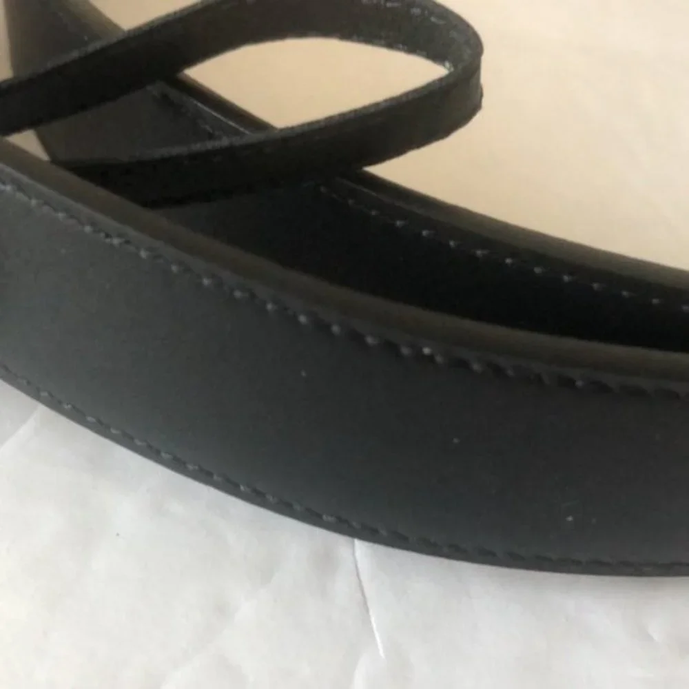 Gucci Leather Double G buckle  Belt Black Made in Italy 1in Wide New Sz. 100-40